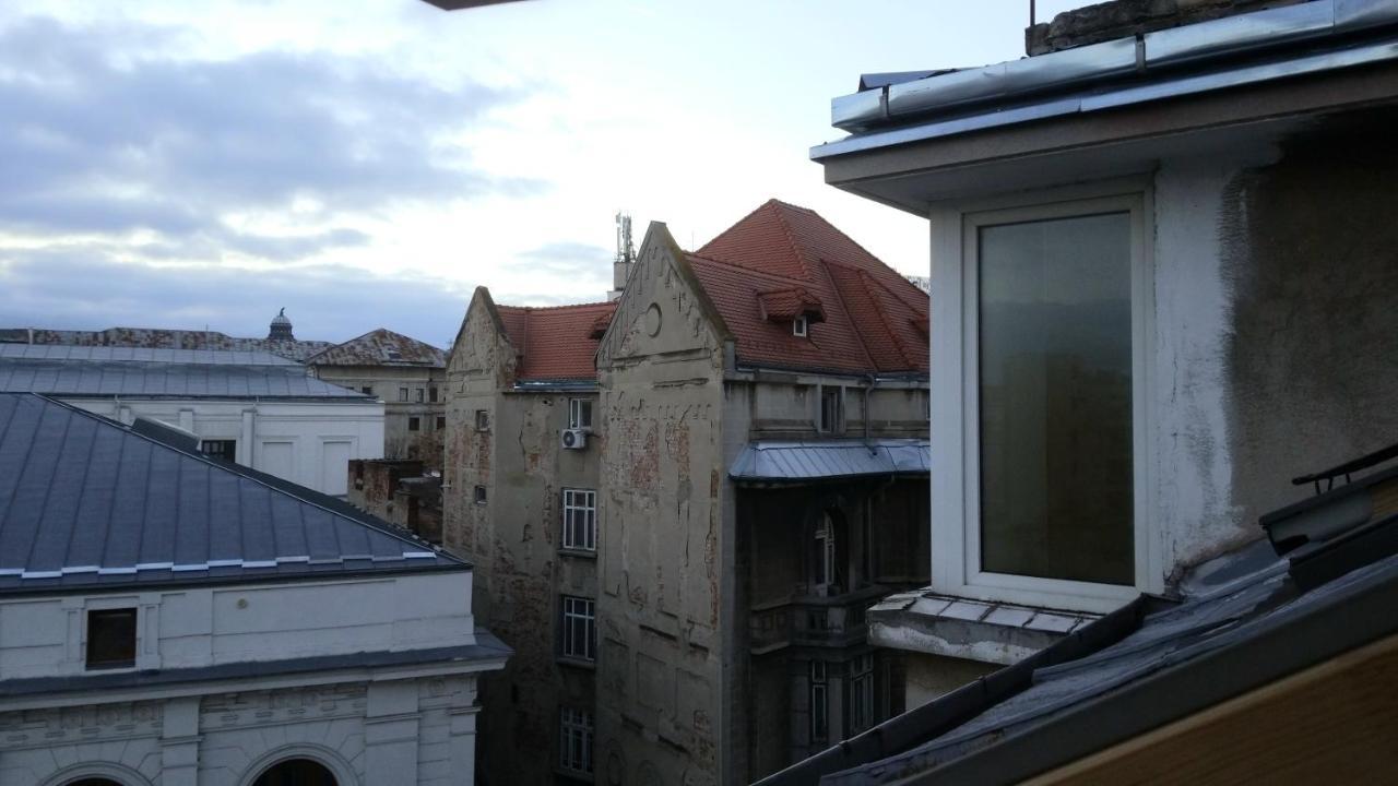 Private Room At Ceausescu'S Place In Old City Unirii Square Bucarest Exterior foto