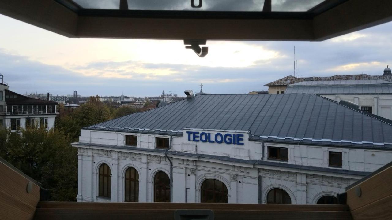 Private Room At Ceausescu'S Place In Old City Unirii Square Bucarest Exterior foto