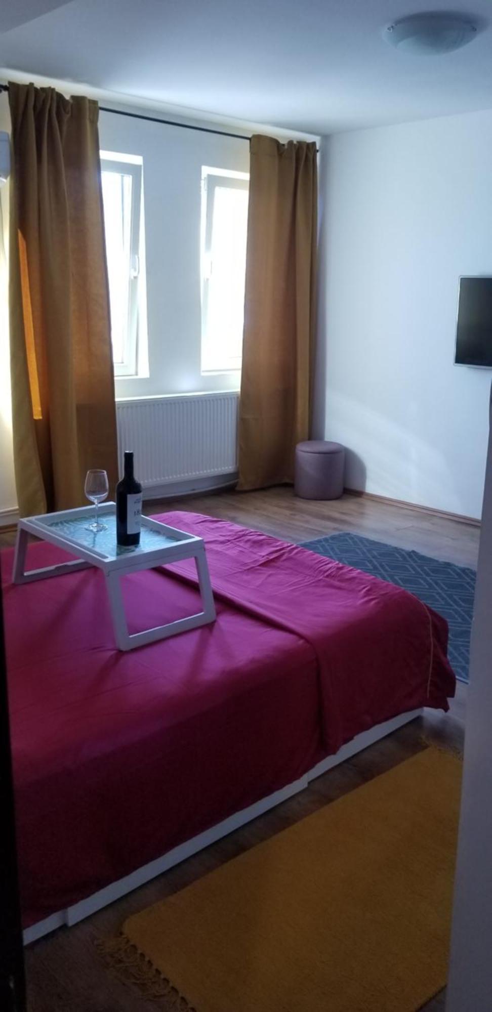 Private Room At Ceausescu'S Place In Old City Unirii Square Bucarest Exterior foto